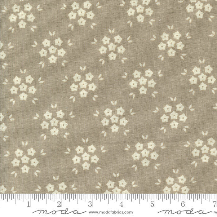 Hollyhocks & Roses - Flower Puffs Linen