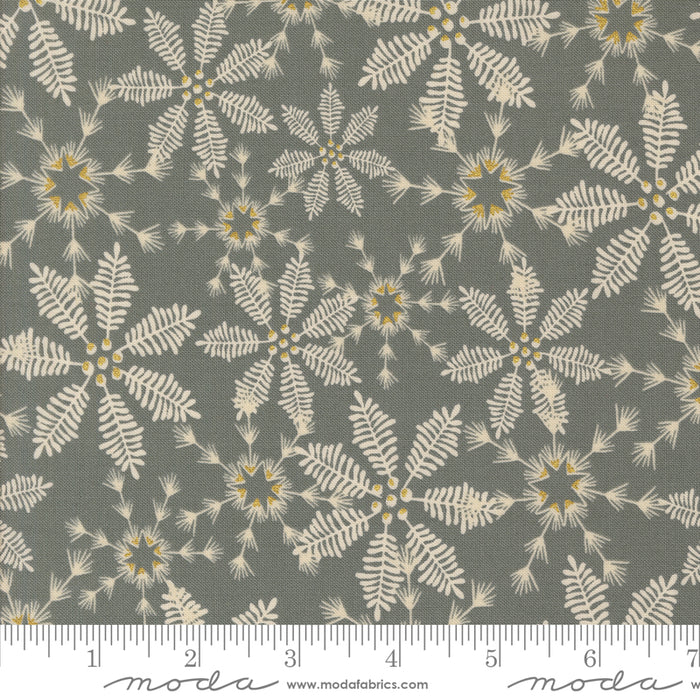 Old World Yuletide Metallic - Snowy Lace Fog
