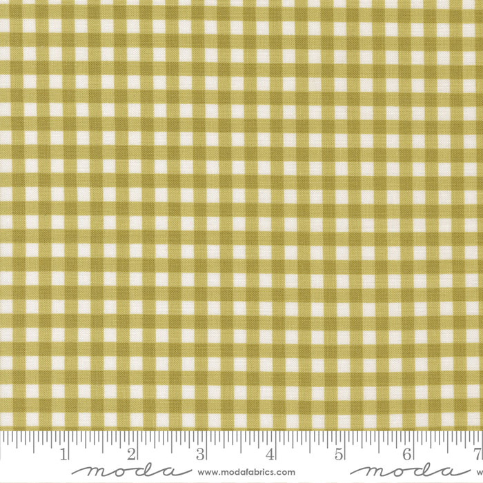Lucky - Gingham Grass